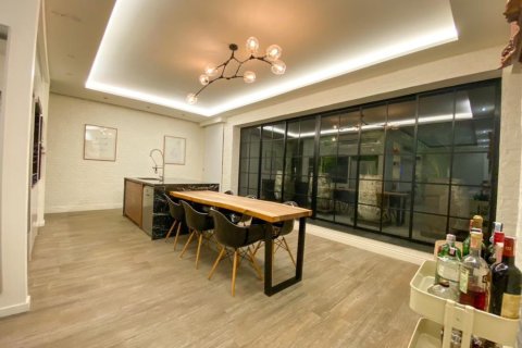 Ático de 2 dormitorios en Bangkok, Tailandia № 180685 - foto 17