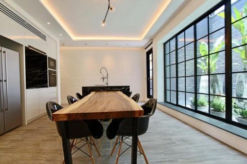 Ático de 2 dormitorios en Bangkok, Tailandia № 180685 - foto 3