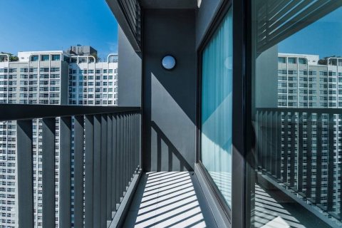 Condominio de 2 dormitorios en Khlong Toei, Bangkok, Tailandia № 138806 - foto 5