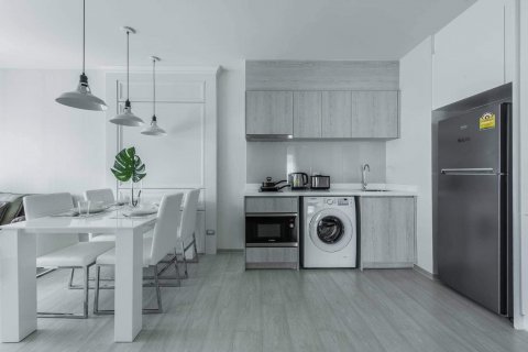 Condominio de 2 dormitorios en Khlong Toei, Bangkok, Tailandia № 138806 - foto 3