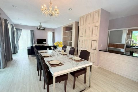 Haus in Bang Lamung, Thailand 4 Schlafzimmer № 233700 - Foto 4