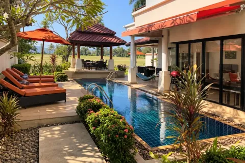 Casa de 3 dormitorios en Bang Tao, Tailandia № 233697