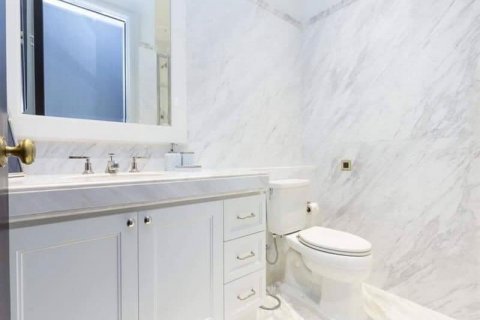 Condominio de 2 dormitorios en Pathum Wan, Bangkok, Tailandia № 134101 - foto 10