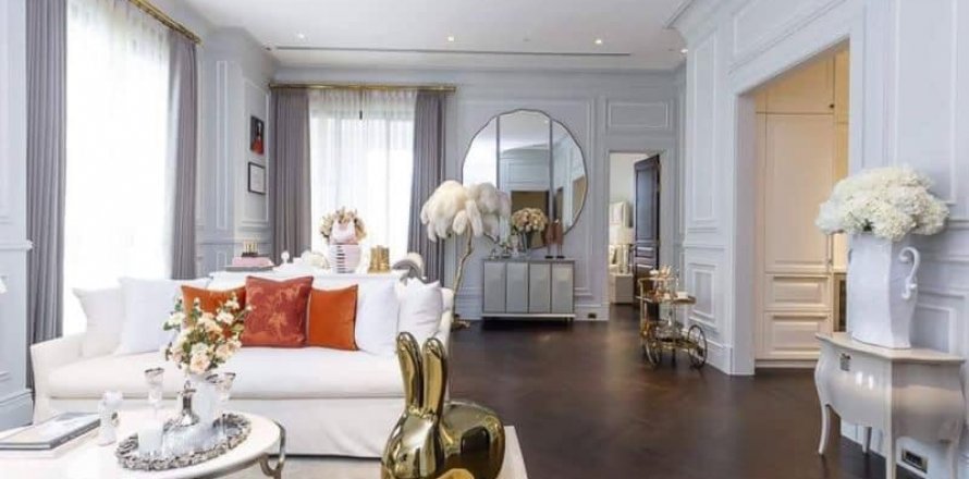 Condominio de 2 dormitorios en Pathum Wan, Bangkok, Tailandia № 134101