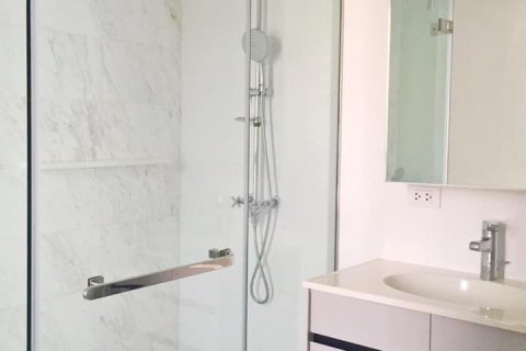 Condominio de 2 dormitorios en Watthana, Bangkok, Tailandia № 134100 - foto 10