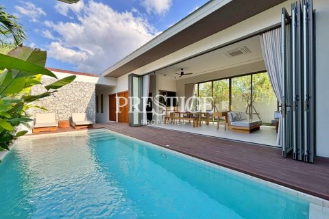 Casa de 4 dormitorios en Pattaya, Tailandia № 197795
