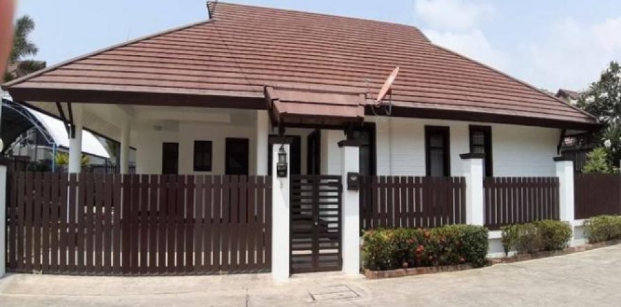 Chalet de 4 dormitorios en Pattaya, Tailandia № 193672