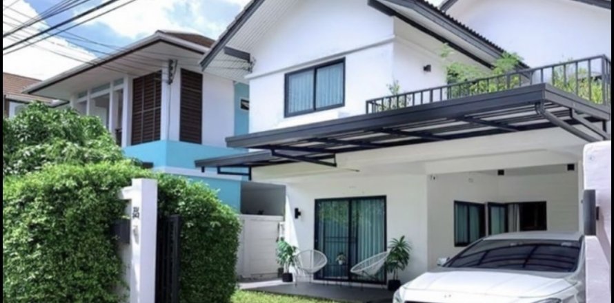 Casa de 4 dormitorios en Bang Kaeo, Tailandia № 137159