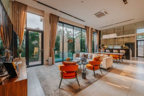 Haus in Suan Luang, Bangkok, Thailand 4 Schlafzimmer № 114210 - Foto 4