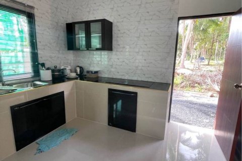 Casa de 3 dormitorios en Surat Thani, Tailandia № 115408 - foto 8