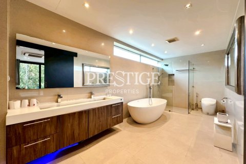Maison à Pattaya, Thaïlande 6 chambres № 197579 - photo 14