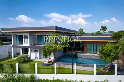 Casa de 7 dormitorios en Pattaya, Tailandia № 197578