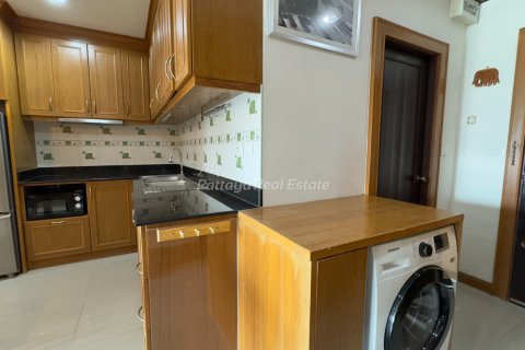 Condominio de 1 dormitorio en Bang Lamung, Tailandia № 205073 - foto 4