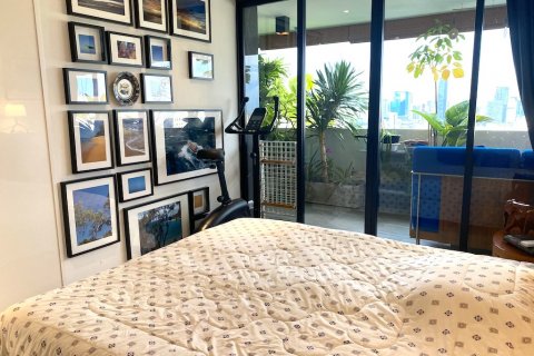 Condo in Bangkok, Thailand, 2 bedrooms № 65648 - photo 15