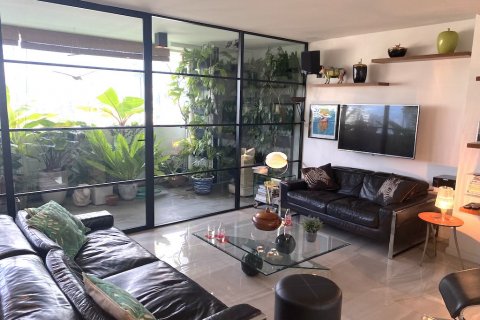 Condo in Bangkok, Thailand, 2 bedrooms № 65648 - photo 4