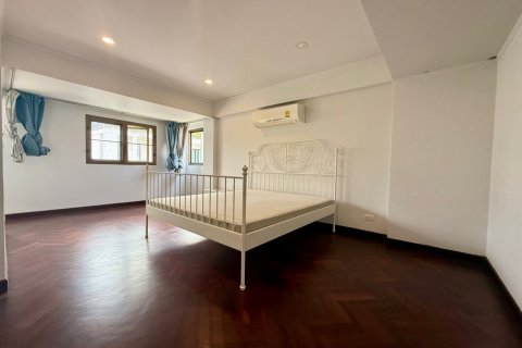 Adosado de 3 dormitorios en Bangkok, Tailandia № 65654 - foto 14