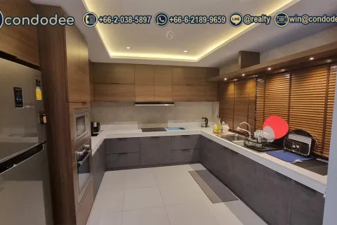 Condominio de 3 dormitorios en Watthana, Bangkok, Tailandia № 200900 - foto 12