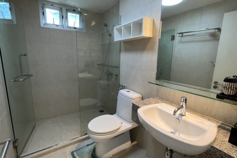 Condo in Watthana, Bangkok, Thailand, 2 bedrooms  № 200902 - photo 7