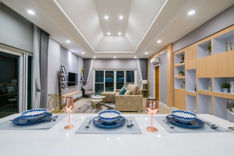 Chalet de 3 dormitorios en Hua Hin, Tailandia № 168540 - foto 17