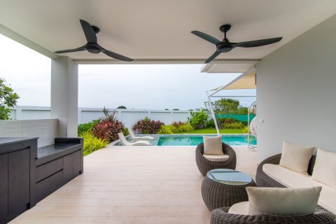 Chalet de 3 dormitorios en Hua Hin, Tailandia № 168540 - foto 5