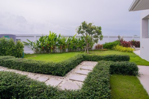 Chalet de 3 dormitorios en Hua Hin, Tailandia № 168540 - foto 30