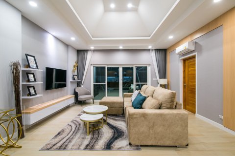 Chalet de 3 dormitorios en Hua Hin, Tailandia № 168540 - foto 8