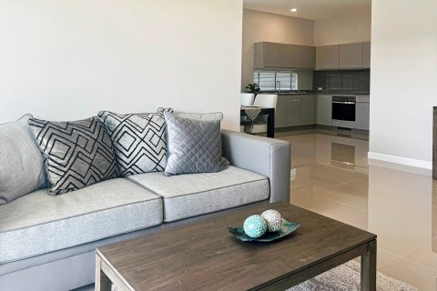 Chalet de 3 dormitorios en Hua Hin, Tailandia № 168545 - foto 6