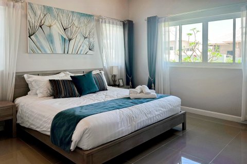 Chalet de 3 dormitorios en Hua Hin, Tailandia № 168545 - foto 13