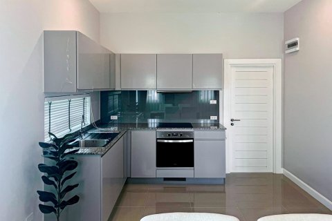 Chalet de 3 dormitorios en Hua Hin, Tailandia № 168545 - foto 11