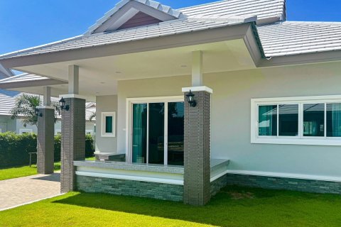 Chalet de 3 dormitorios en Hua Hin, Tailandia № 168545 - foto 3