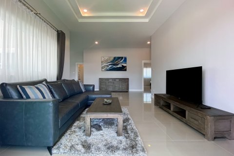 Chalet de 3 dormitorios en Hua Hin, Tailandia № 168546 - foto 4