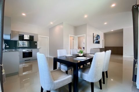 Chalet de 3 dormitorios en Hua Hin, Tailandia № 168546 - foto 12