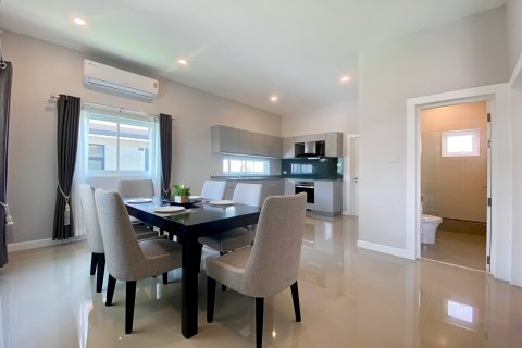 Chalet de 3 dormitorios en Hua Hin, Tailandia № 168546 - foto 10