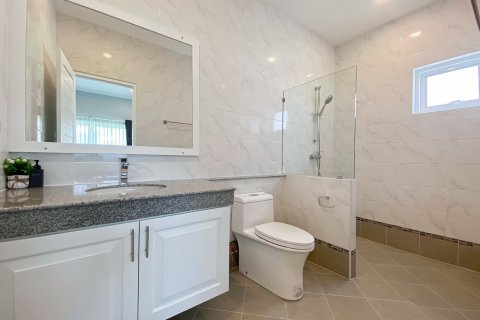 Chalet de 3 dormitorios en Hua Hin, Tailandia № 168546 - foto 17