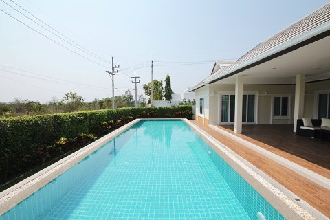Villa in Hua Hin, Thailand 3 Schlafzimmer № 168544 - Foto 4
