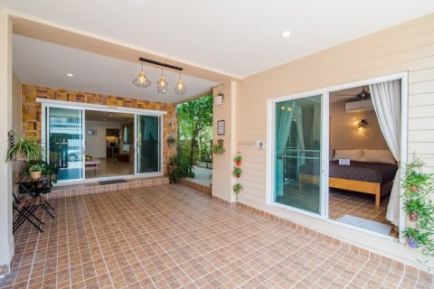 Adosado de 4 dormitorios en Hua Hin, Tailandia № 168543 - foto 26