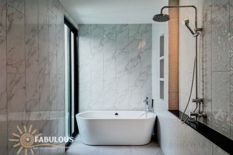 Chalet de 3 dormitorios en Chalong, Tailandia № 179233 - foto 8