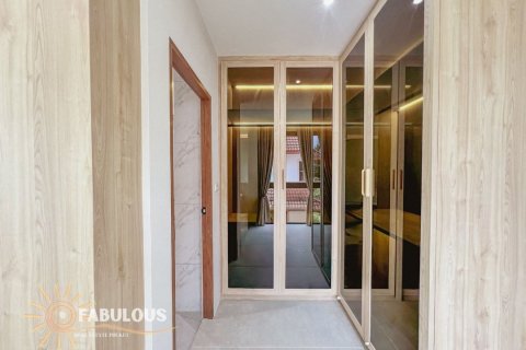 Chalet de 3 dormitorios en Chalong, Tailandia № 179233 - foto 11