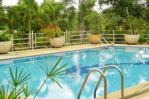 Casa de 3 dormitorios en Sattahip, Tailandia № 205366 - foto 2