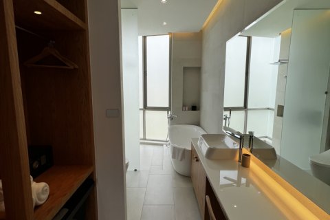 Chalet de 3 dormitorios en Phuket, Tailandia № 67270 - foto 26