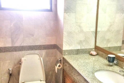 Condominio de 3 dormitorios en Bangkok, Tailandia № 119529 - foto 10