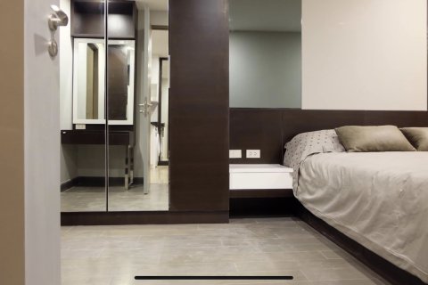 Condo in Watthana, Bangkok, Thailand, 1 bedroom  № 200537 - photo 6