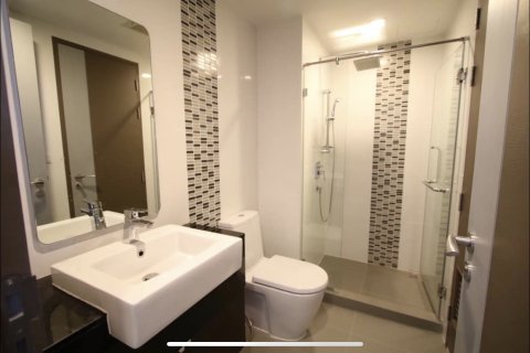 Condo in Watthana, Bangkok, Thailand, 1 bedroom  № 200537 - photo 2
