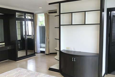 Condo in Ratchathewi, Bangkok, Thailand, 2 bedrooms № 200536 - photo 18
