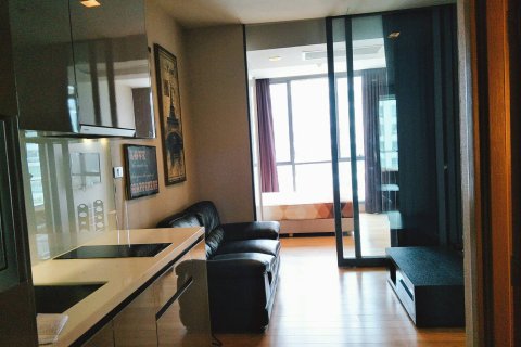 Condo à Watthana, Bangkok, Thaïlande, 1 chambre  № 200535 - photo 5