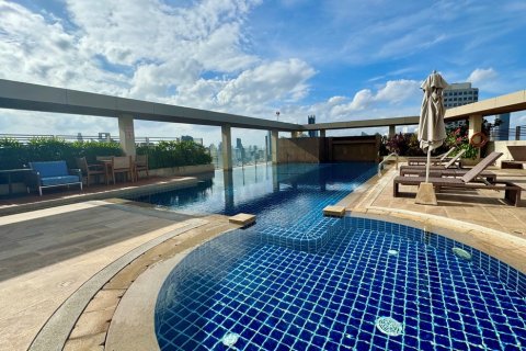 Condominio de 3 dormitorios en Bangkok, Tailandia № 202157 - foto 23