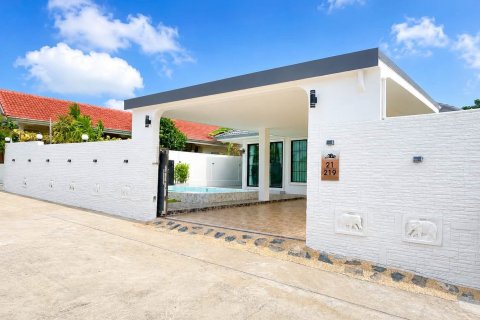 Chalet de 4 dormitorios en Pattaya, Tailandia № 202160 - foto 6