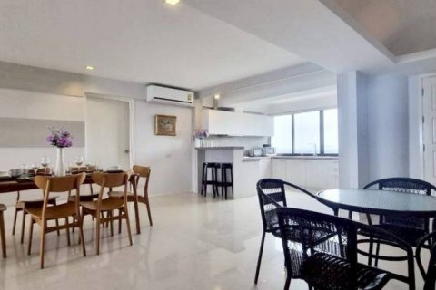 Condominio de 3 dormitorios en Sattahip, Tailandia № 144659 - foto 8