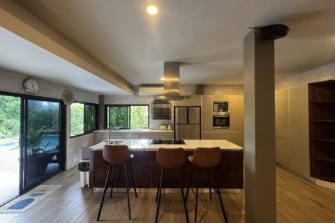 Chalet de 5 dormitorios en Surat Thani, Tailandia № 144661 - foto 10