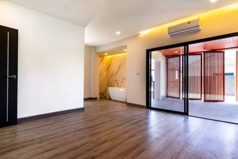 Casa de 4 dormitorios en Phuket, Tailandia № 117136 - foto 5